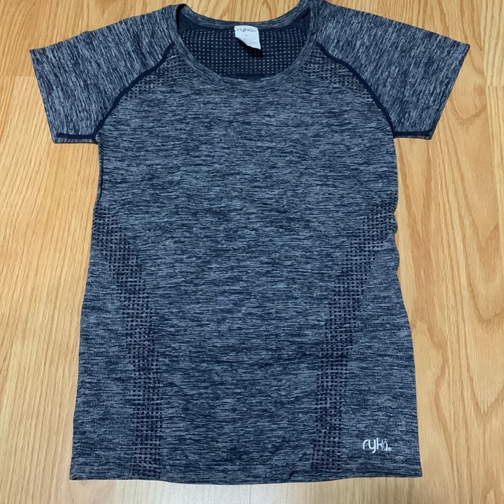 sports top